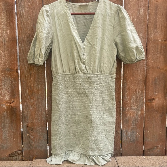STORIA Women’s Pale Green Smocked Fitted Dress Mini Size Large - Picture 1 of 10